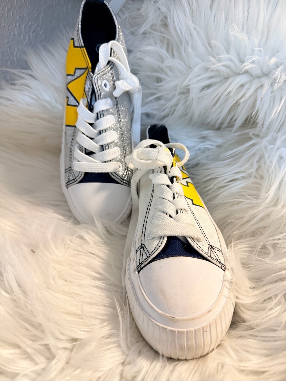 University of Michigan Silver & Yellow Low-Top Sneakers - Lace-Up Shoes size 6